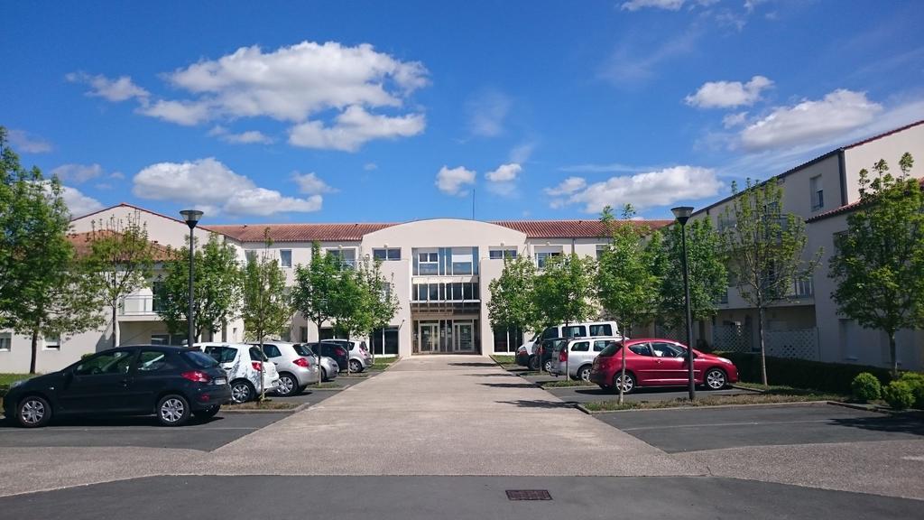 Domitys Le Clos De La Seigneurie Aparthotel Les Gonds Exterior photo